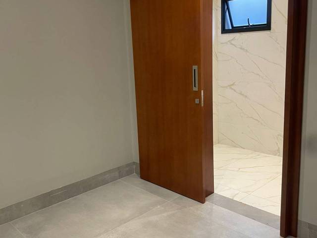 Casa para Venda em Várzea Grande - 5