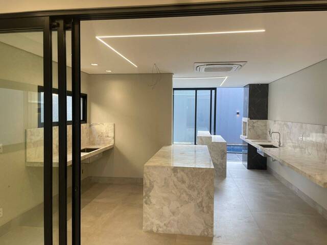 Casa para Venda em Várzea Grande - 2