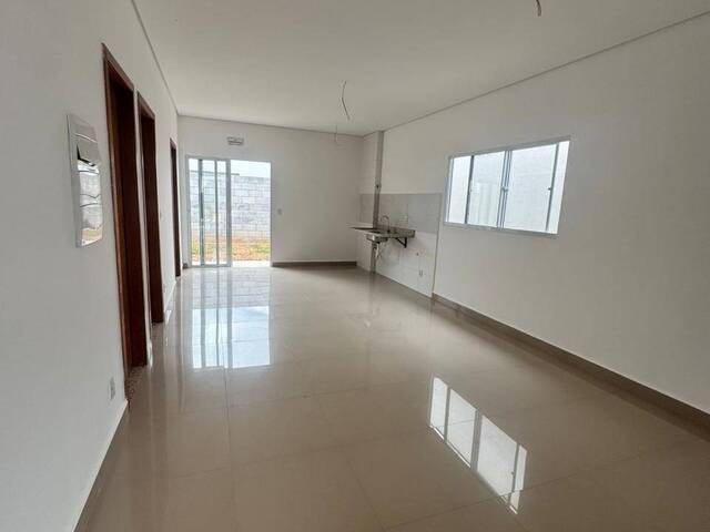 Casa para Venda em Cuiabá - 2