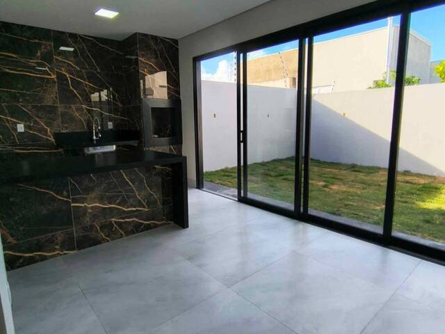 #548 - Casa para Venda em Cuiabá - MT