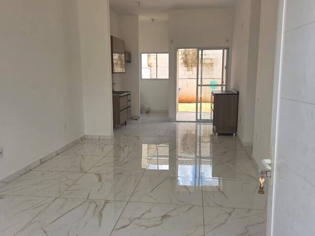 Casa para Venda em Várzea Grande - 3