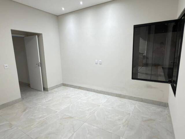 #702 - Casa para Venda em Cuiabá - MT