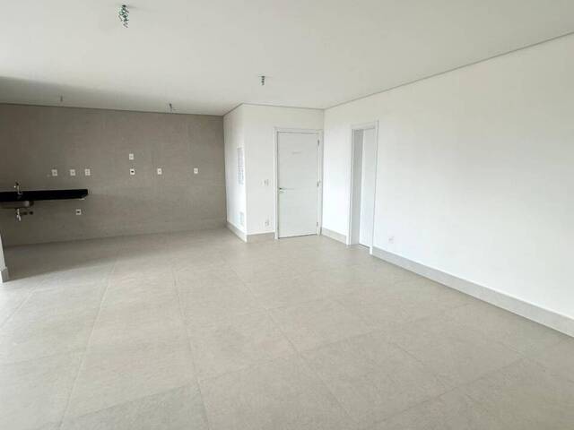 #744 - Apartamento para Venda em Cuiabá - MT