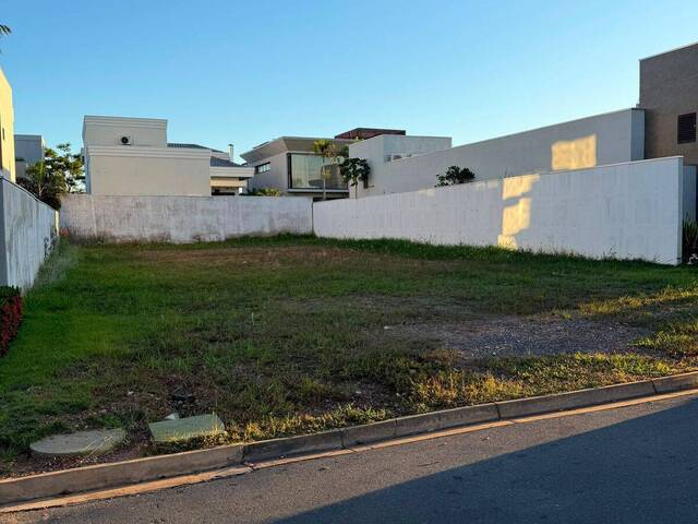 #751 - Terreno em condomínio para Venda em Cuiabá - MT