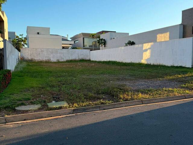 #751 - Terreno em condomínio para Venda em Cuiabá - MT