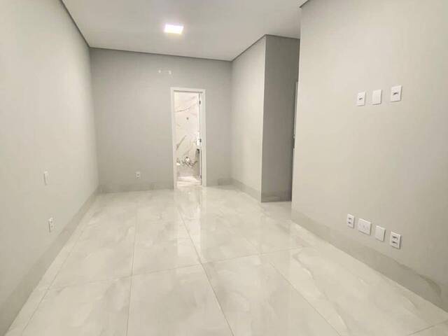 Casa para Venda em Cuiabá - 5