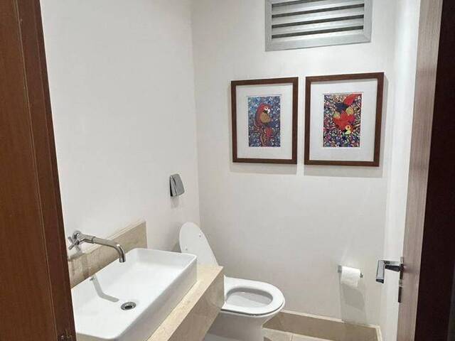 #765 - Apartamento para Venda em Cuiabá - MT