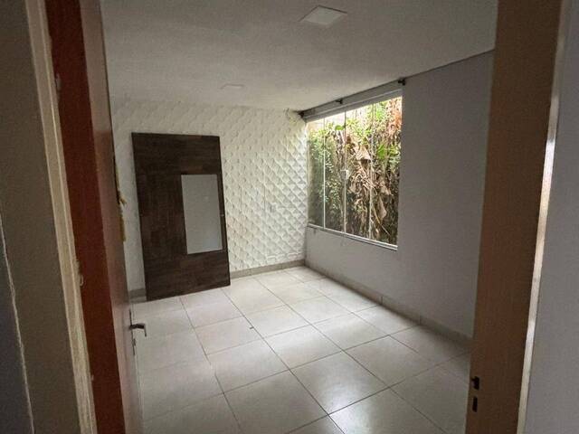 Casa para Venda em Cuiabá - 2