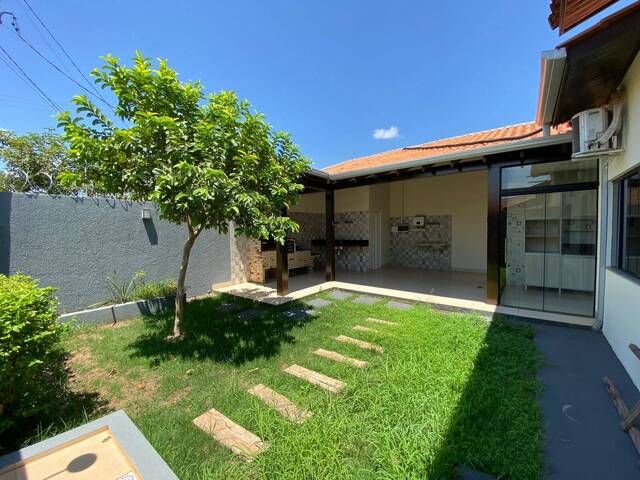 Casa para Venda em Várzea Grande - 3